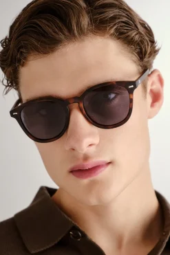 Le Specs Bandwagon Polarised Round Matte Tort Smoke Lens Sunglasses