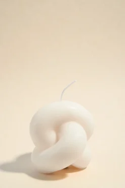 Flo's Home Big Knotted Rope Handmade Soy Ivory Candle
