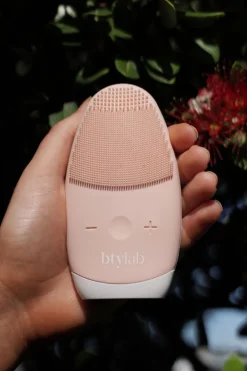 bty lab Blush 2 in 1 Sonic Facial Cleanser