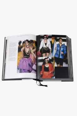 Flying Kiwi Chanel Catwalk: The Complete Karl Lagerfeld Collections