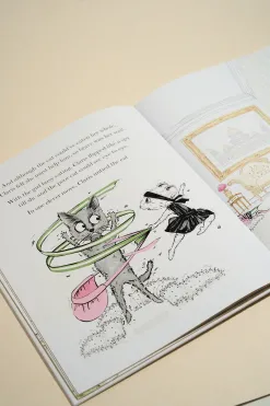Flying Kiwi Claris the Chicest Mouse in Paris