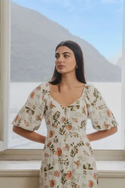 Among the Brave Heartfelt Ivory Floral SS Button Front Midi Dress