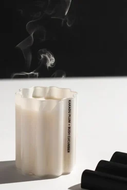 Fazeek Kakadu Plum + Bush Cucumber White 300g 70hr Wave Candle