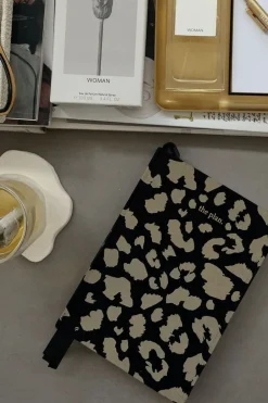 Papier HQ Leopard Linen Black + Gold Planner
