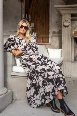 Ivy + Jack Limitless Black Floral LS Shirred Maxi Dress