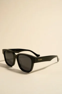 RE:UNION Label London Black Classic Round Sunglasses