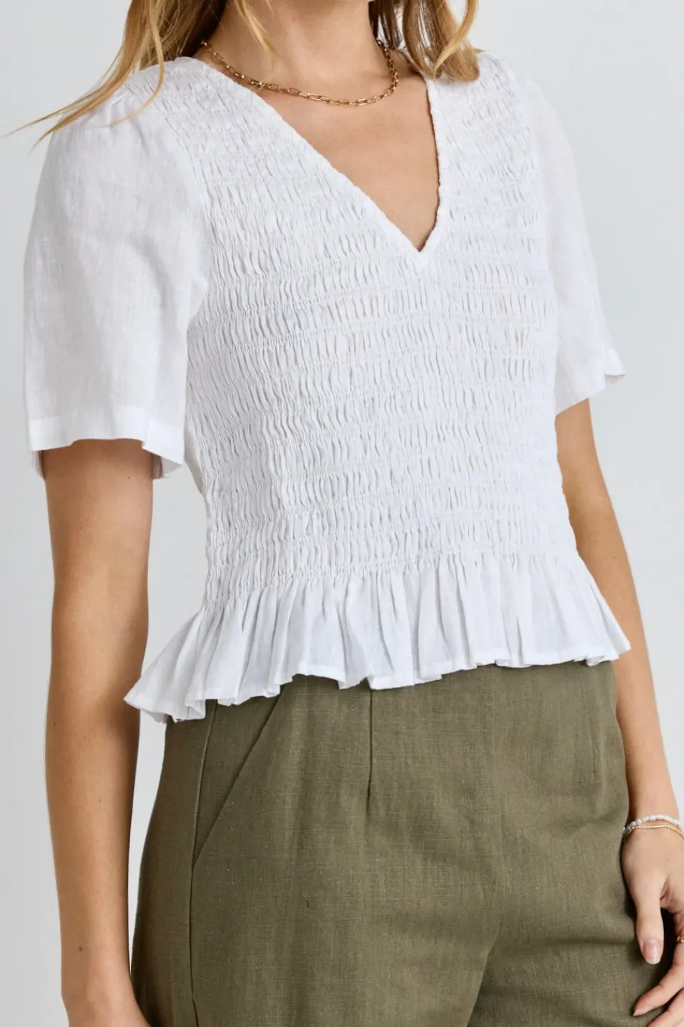 Ivy + Jack Mellow White Linen V Neck SS Shirred Top