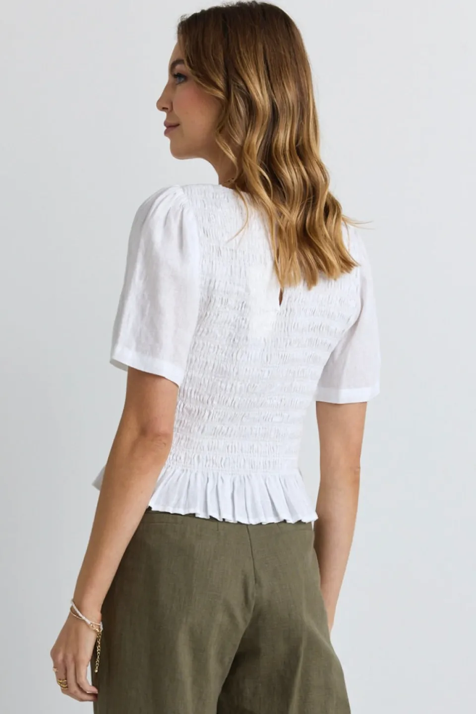 Ivy + Jack Mellow White Linen V Neck SS Shirred Top