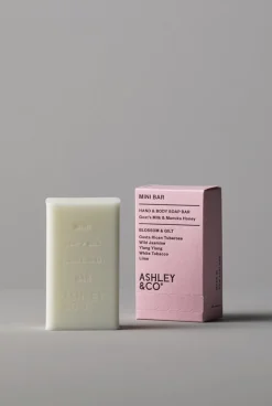 Ashley + Co Mini Bar Blossom + Gilt Soap