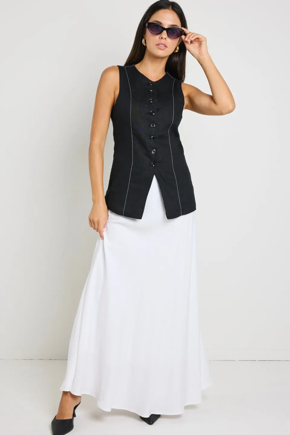RE:UNION Label Polarity Black Ramie Crew Neck Fitted Vest