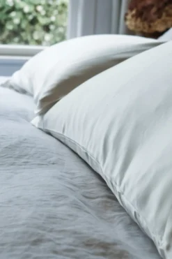 Home Lab 100% Silk Beauty Pair Pillowcases Milk 48x73cm