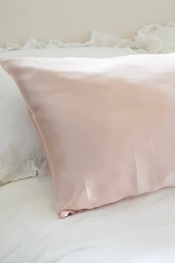 Home Lab 100% Silk Beauty Pillowcase Blush 48x73cm