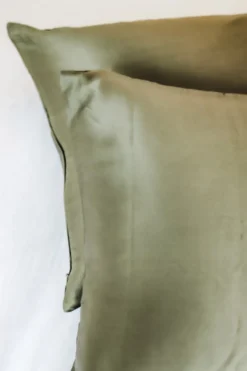 Home Lab 100% Silk Beauty Pillowcase Olive 48x73cm