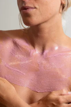 Stray Willow Sweet Muse Exfoliating Pink Body Mask