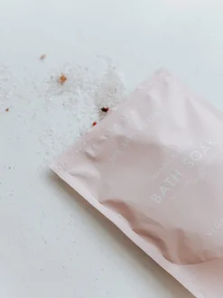 The Skin Kitchen Vanilla + Rose Detox Bath Salts 350g